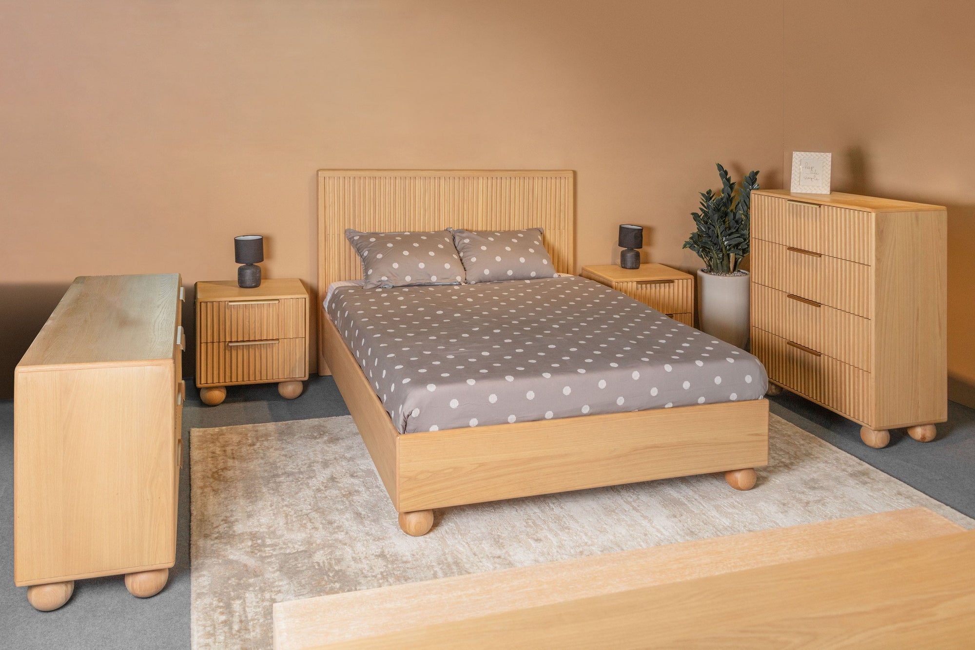 Eastern King Modrest Winters Modern Natural Oak Bedroom Set Model VGWD-EMILIO-SET-EK