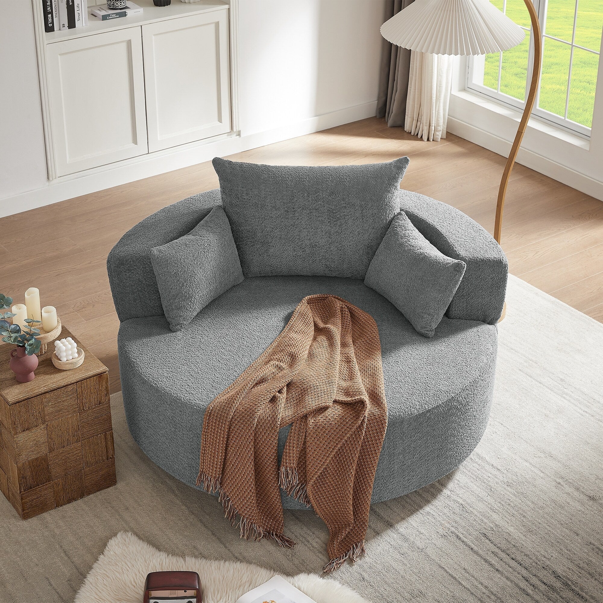 Fauteuil lounge rond en chenille, avec accoudoirs et base pivotante à 360° et 3 coussins amovibles