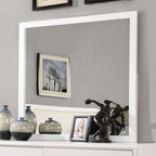 Miroir de style transitionnel Enrico White, modèle CM7068WH-M, de Furniture of America