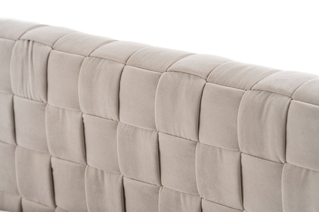 Lit Eastern King Modrest Concord moderne en velours gris clair, modèle VGVCBD2311-EK