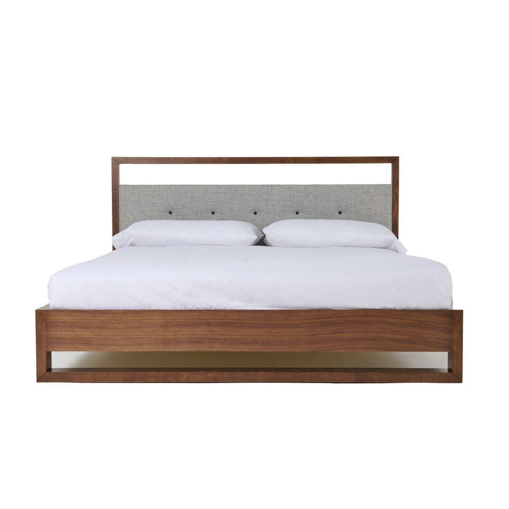 Lit Eastern King Nova Domus Falcor en tissu gris moderne et placage noyer, modèle VGMABR-107-BED-EK